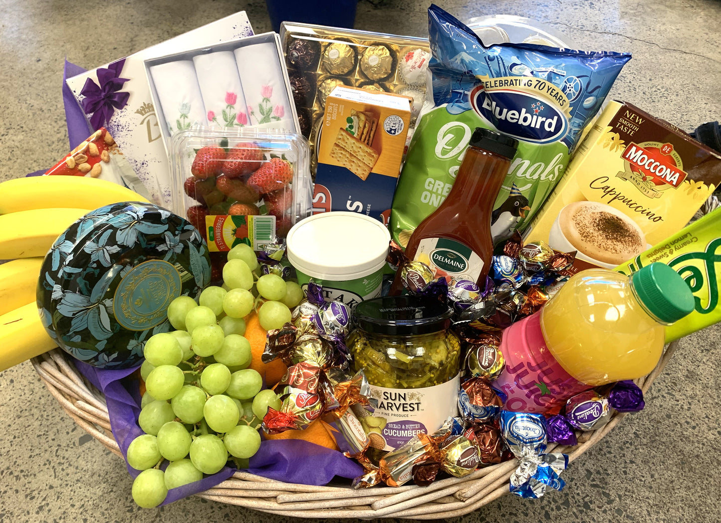 Deluxe Gift Basket