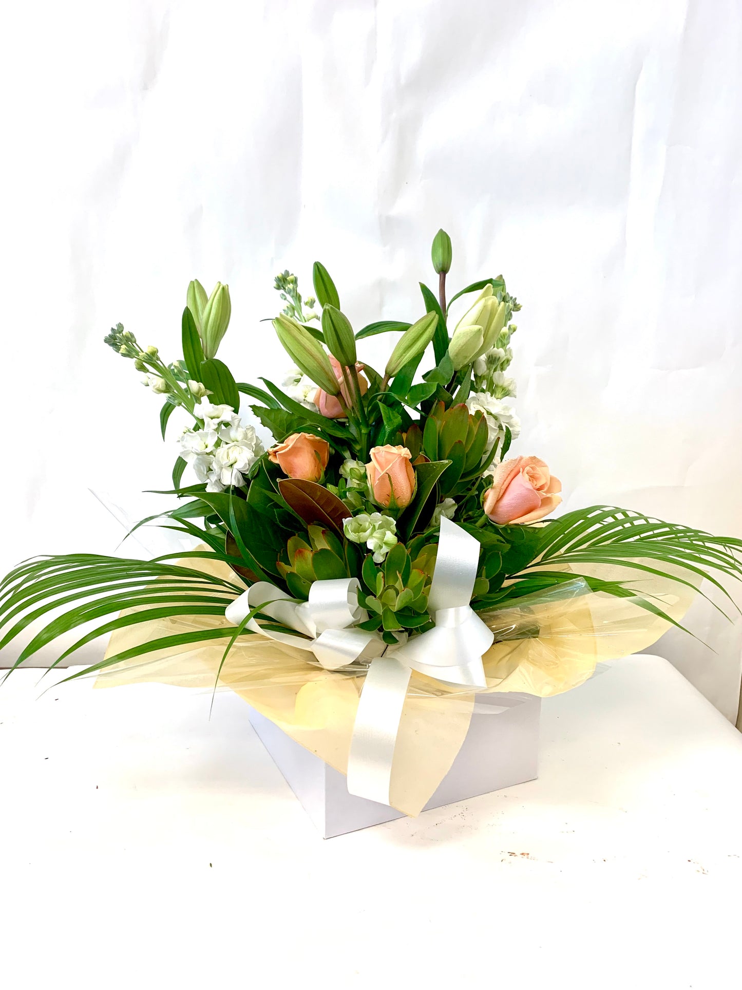 Roses in a Square Waterbox