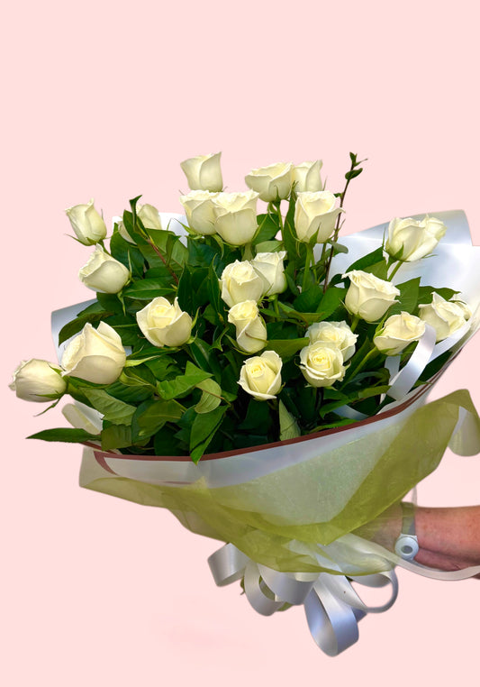 24  White Roses