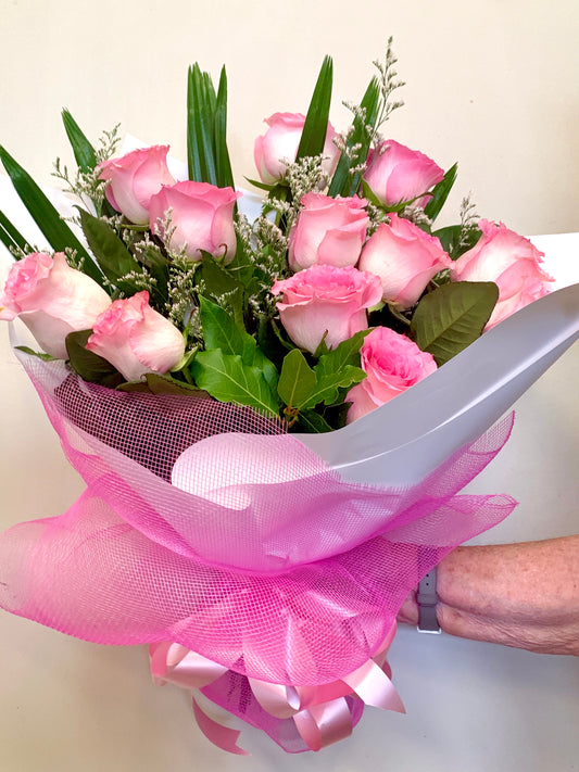 12 Beautiful Pink Roses