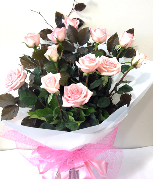 12 Beautiful pink roses