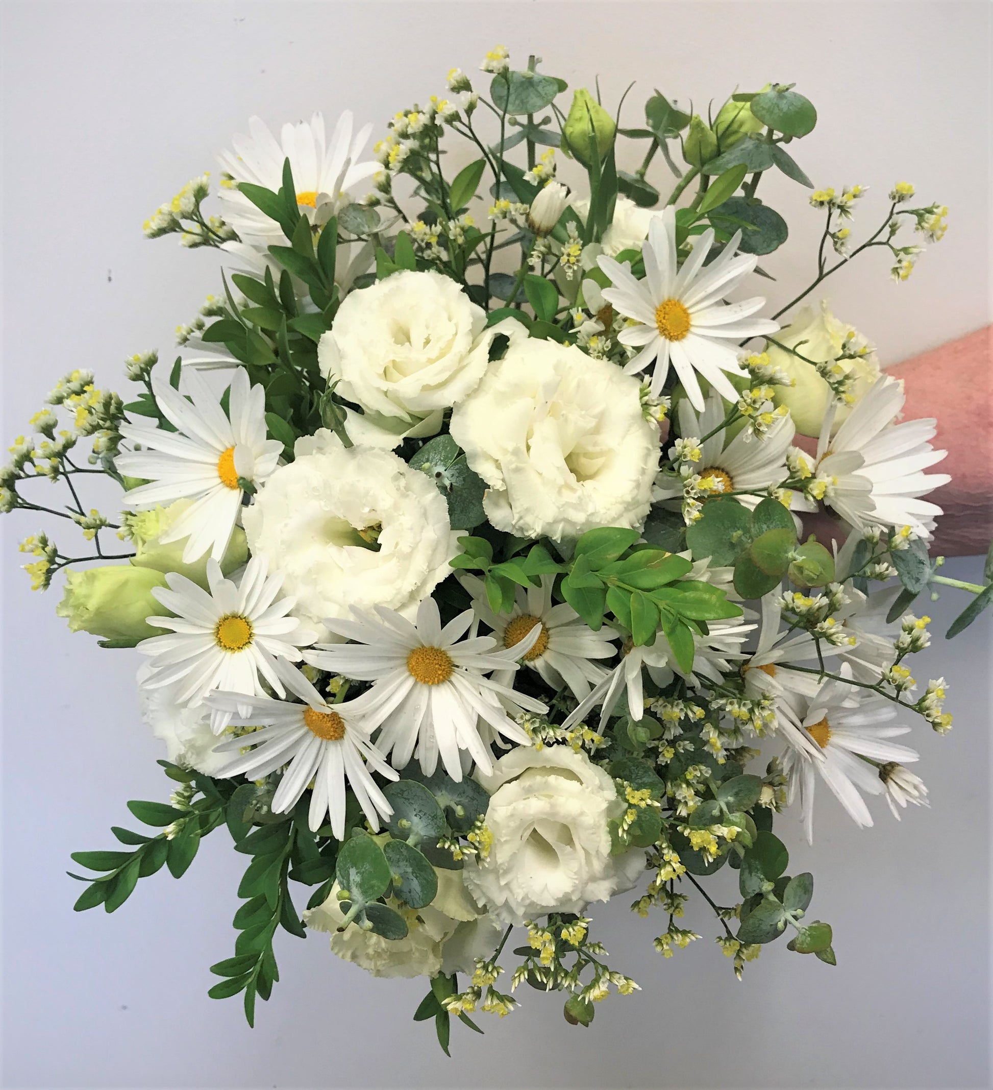  daisy, Lisianthus and yellow diamond, wedding bouquet, wedding, bride, wedding flowers, casual wedding 