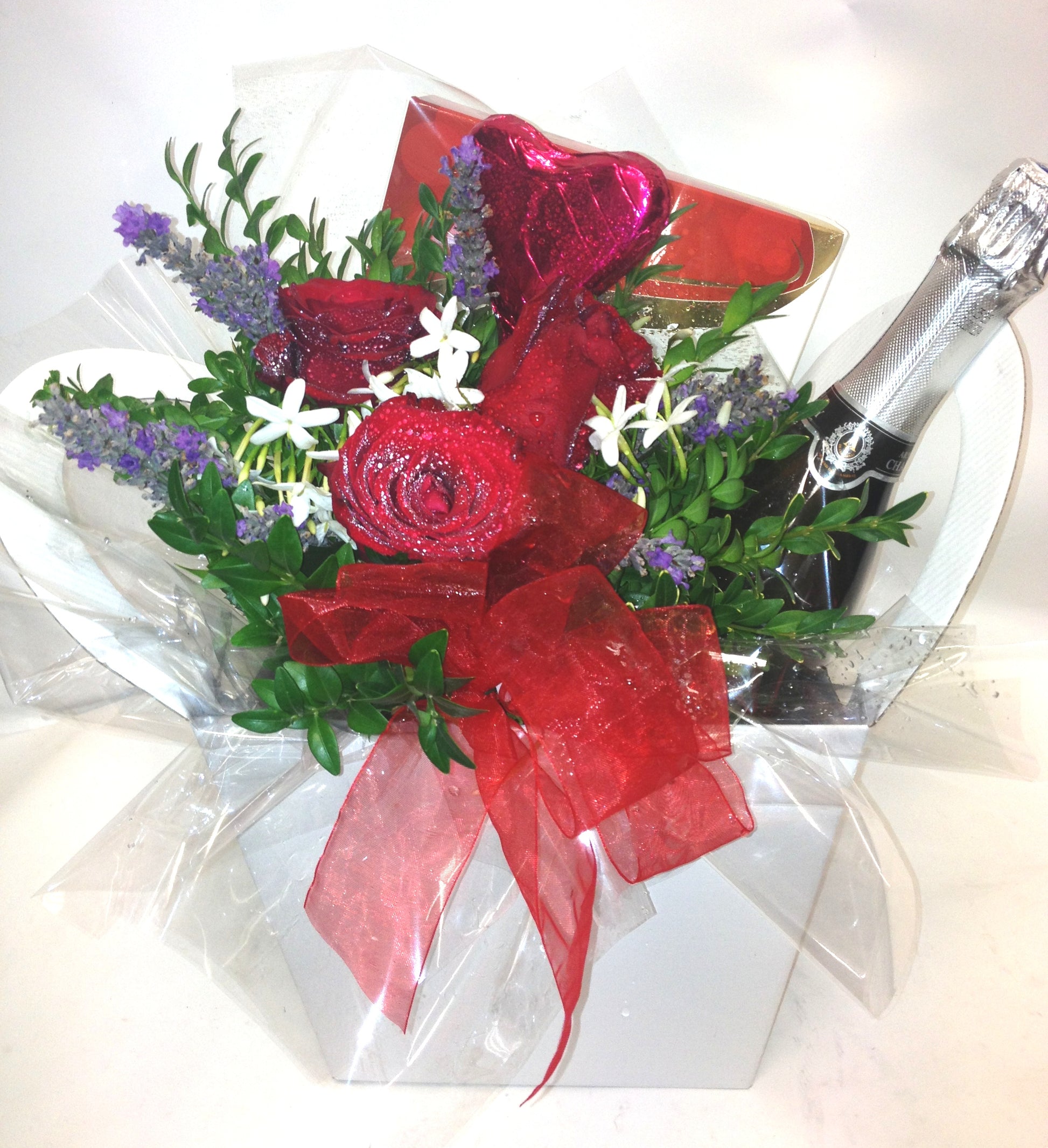 Box with wine with chocolates and flowers, Mothers day, Valentines day, anniversary, Birthday, Wife, Anniversary, Roses